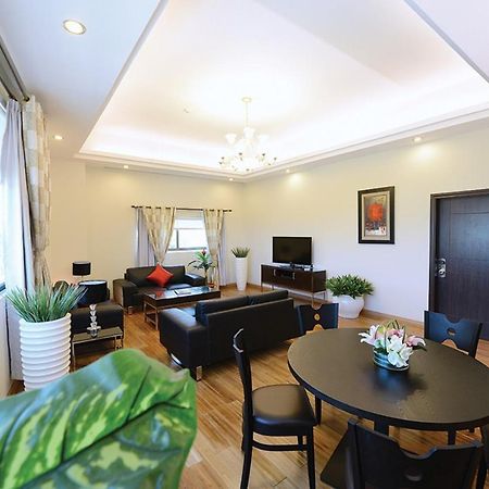 Timor Plaza Hotel & Apartments Ділі Екстер'єр фото