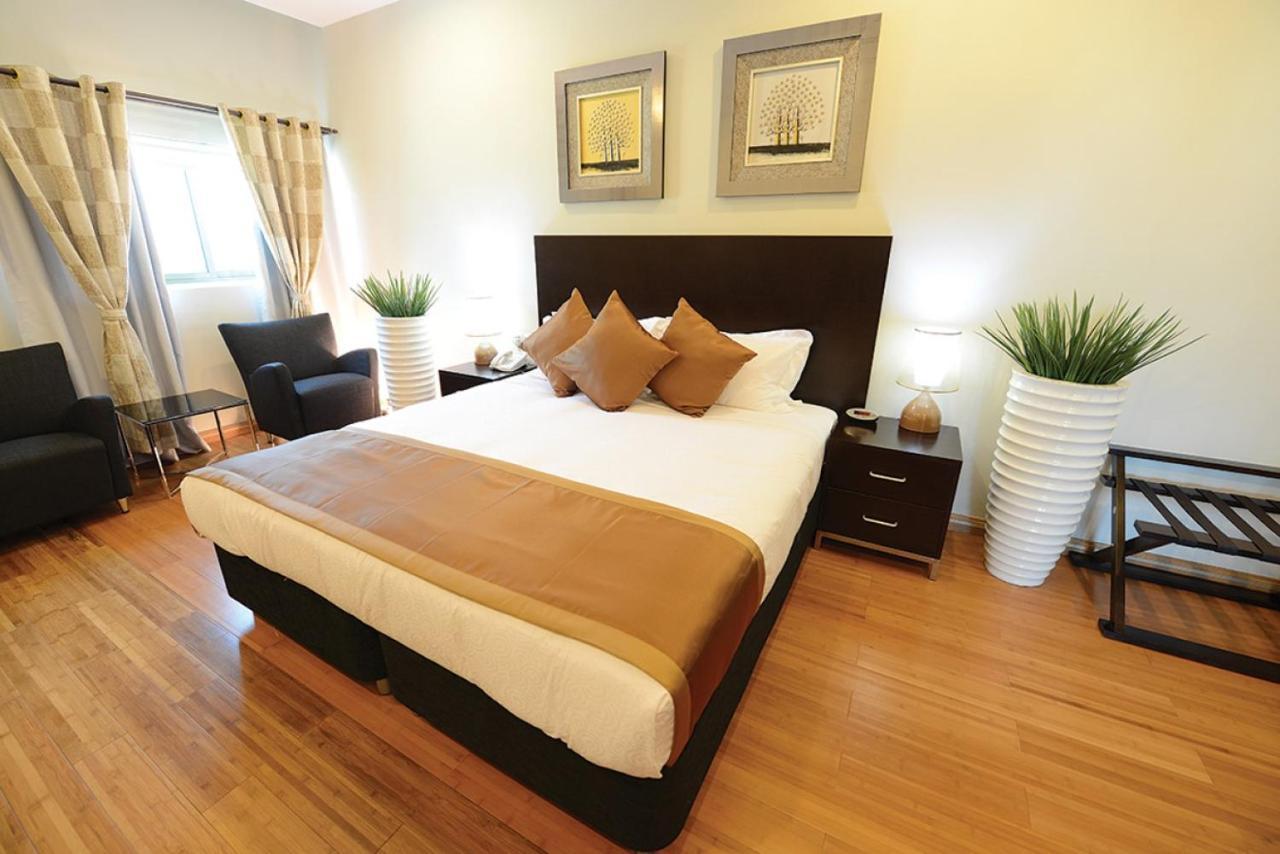 Timor Plaza Hotel & Apartments Ділі Екстер'єр фото