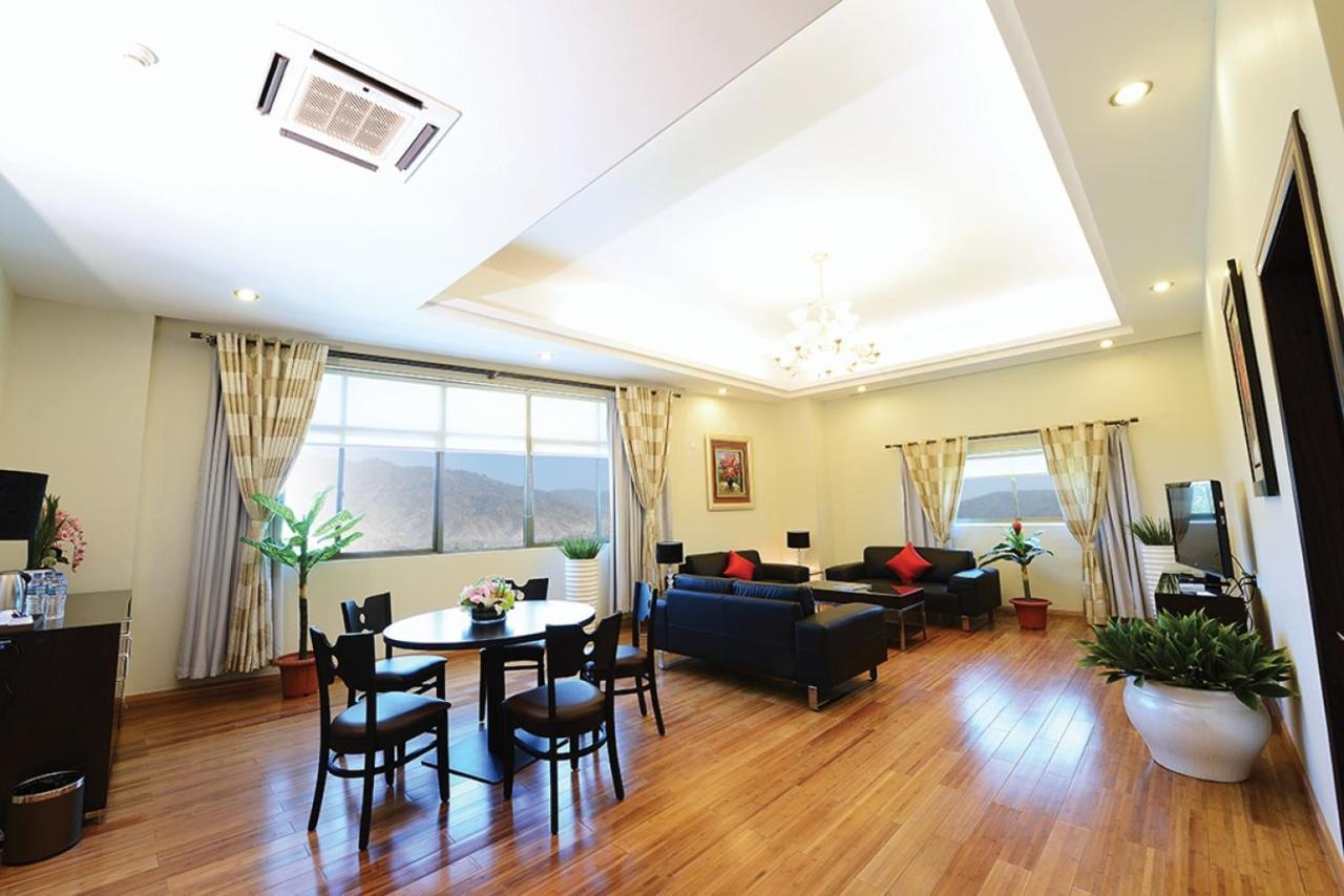 Timor Plaza Hotel & Apartments Ділі Екстер'єр фото