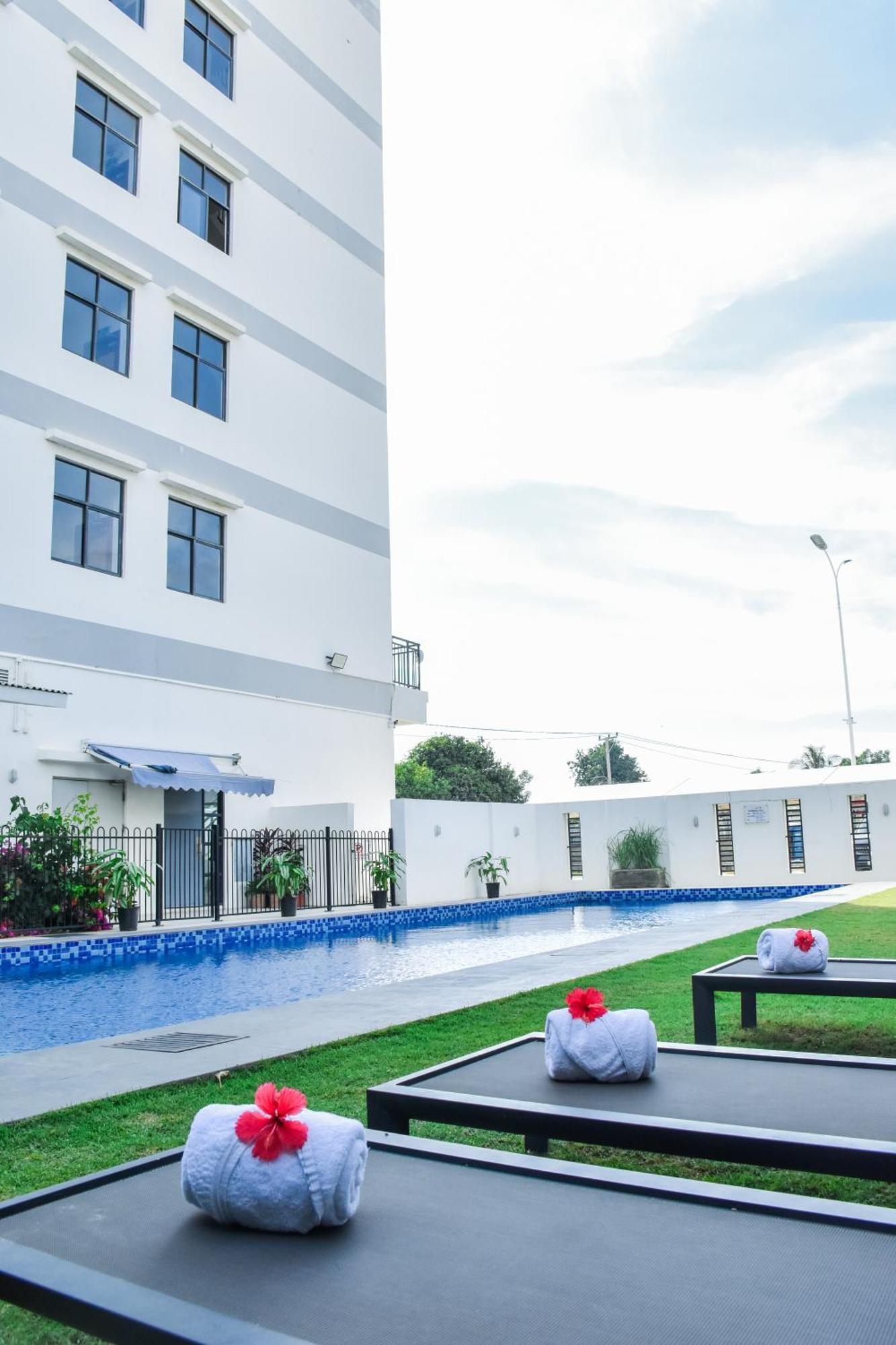 Timor Plaza Hotel & Apartments Ділі Екстер'єр фото