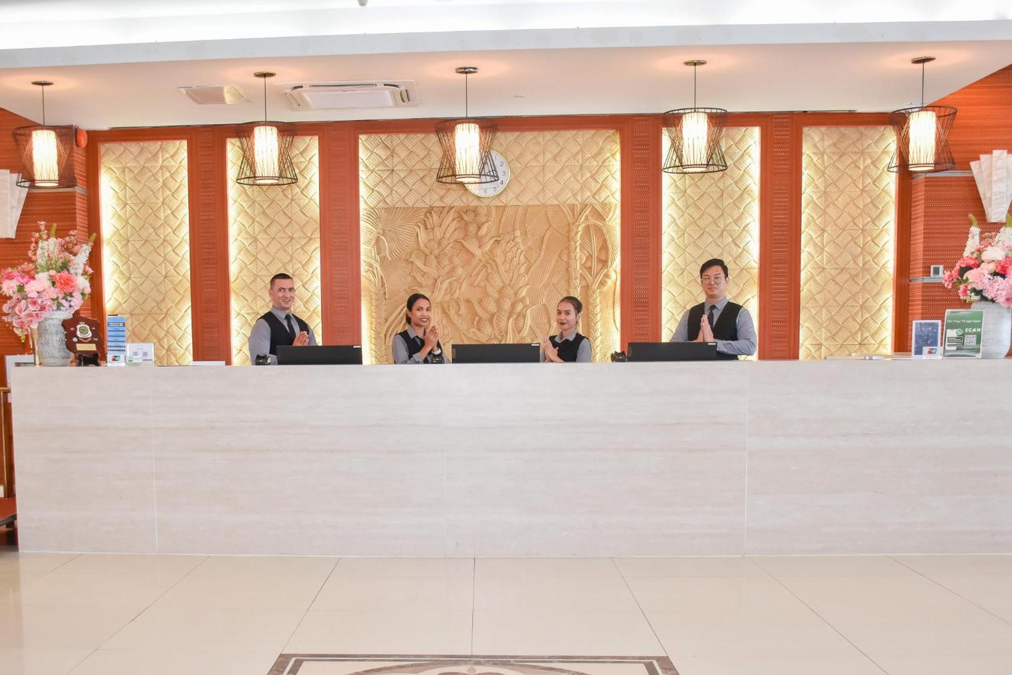 Timor Plaza Hotel & Apartments Ділі Екстер'єр фото